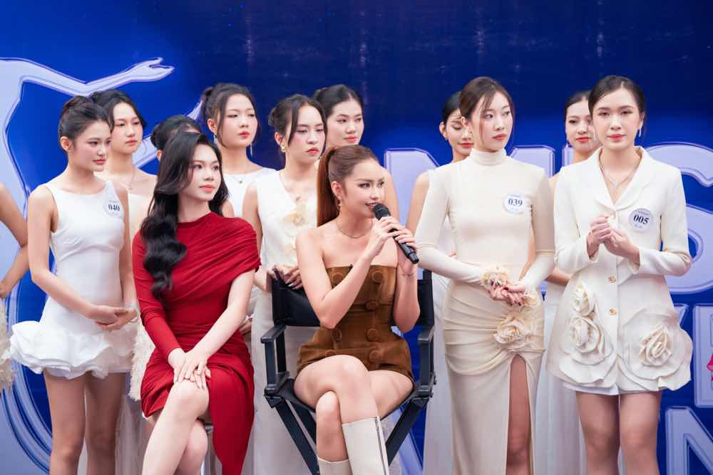 1a.375.phuong-anh-truyen-thong-spotlight-vietnam00002