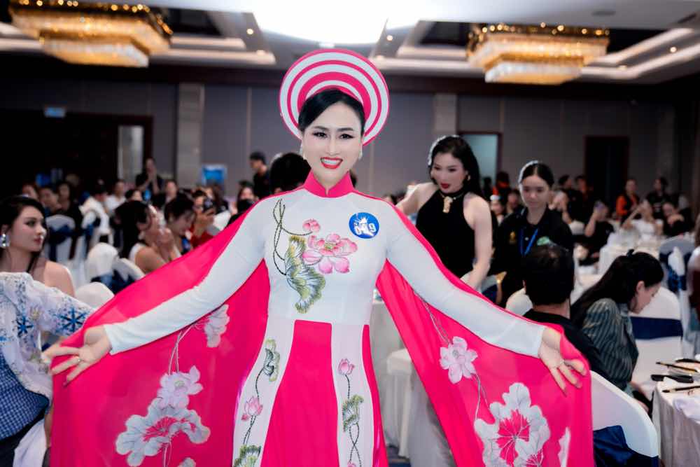 1a.39.thi-sinh-miss-ocean-world-business-2026-truyen-thong-spotlight-vietnam-60