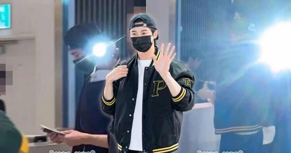 1a.390.bae-woo-seok-airport-truyen-thong-spotlight-vietnam00004