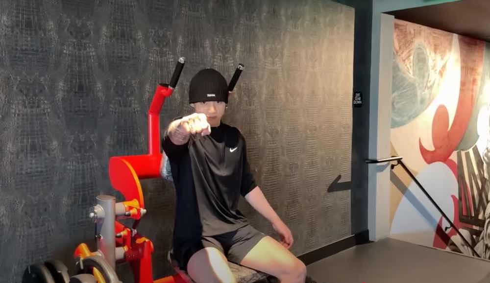1a.401.bts-gym-before-comeback-2025-truyen-thong-spotlight-vietnam00005