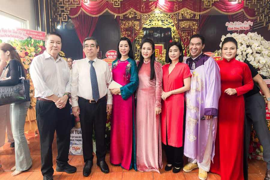1a.407.NSND-trinh-kim-chi-ung-ho-nguoi-dan-bao-bualoi-truyen-thong-spotlight-vietnam00017