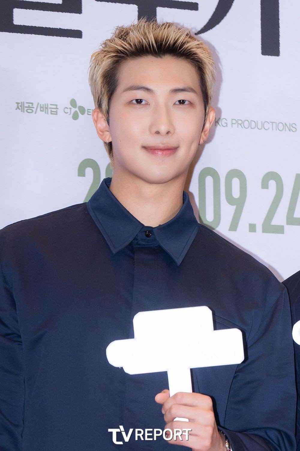 1a.412.RM-V-Kim-Taehyung-Bts-2025-truyen-thong-spotlight-vietnam00008