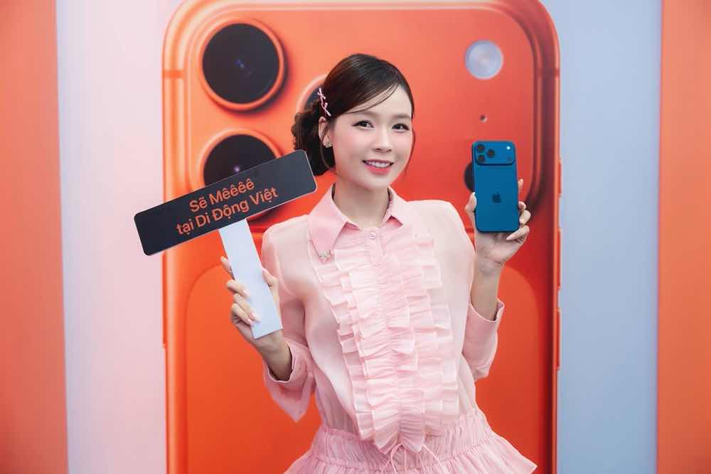 1a.450.Di Đong Viet - MC Sam so huu iPhone 17 som nhat  cung Di Đong Viet 