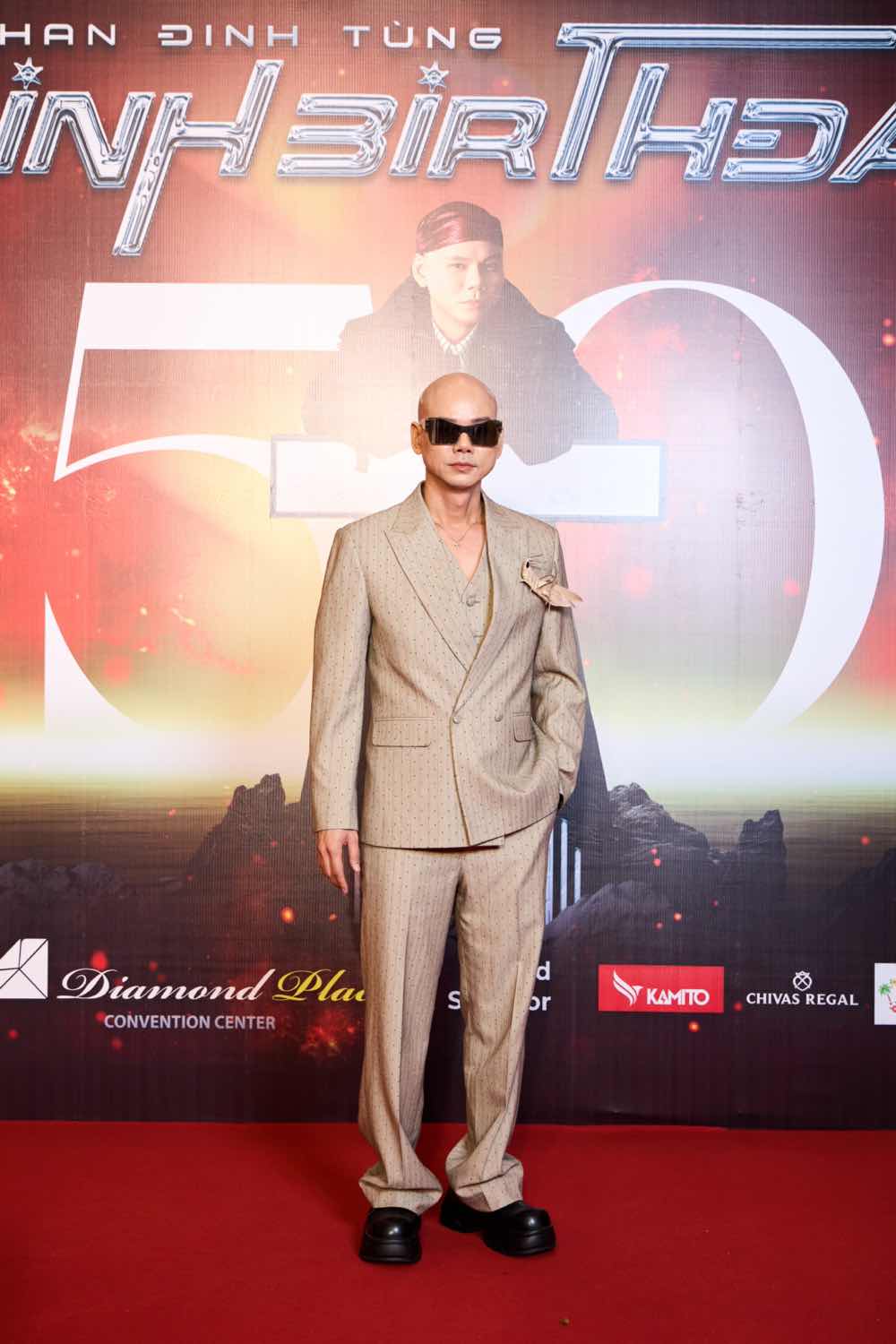 1a.49.phan-dinh-tung-dinh-show-truyen-thong-spotlight-vietnam-4