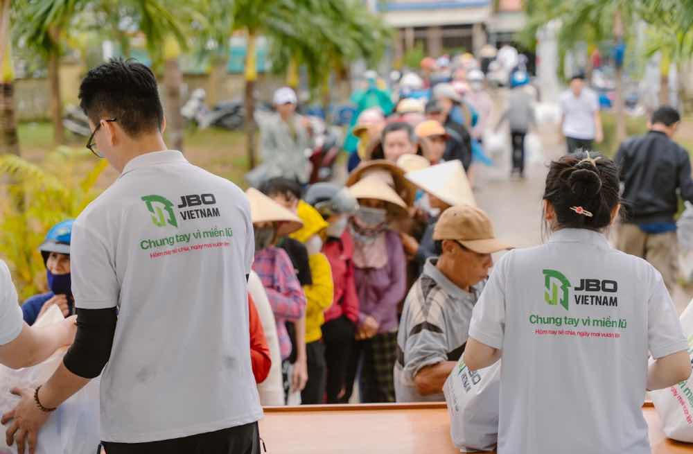 1a.70.jbo-vietnam-spotlight-vietnam2