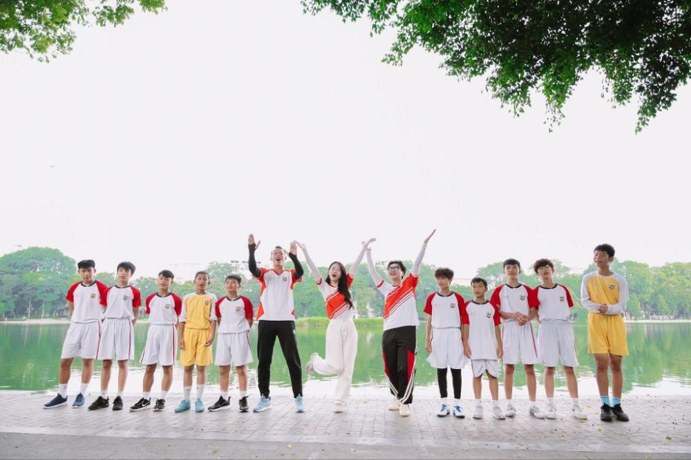 1a.730.cau-thu-nhi-spotlight-vietnam