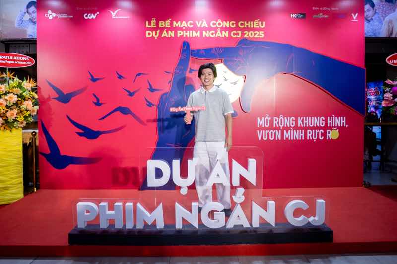 1a.77.Dien vien Le Cong Hoang