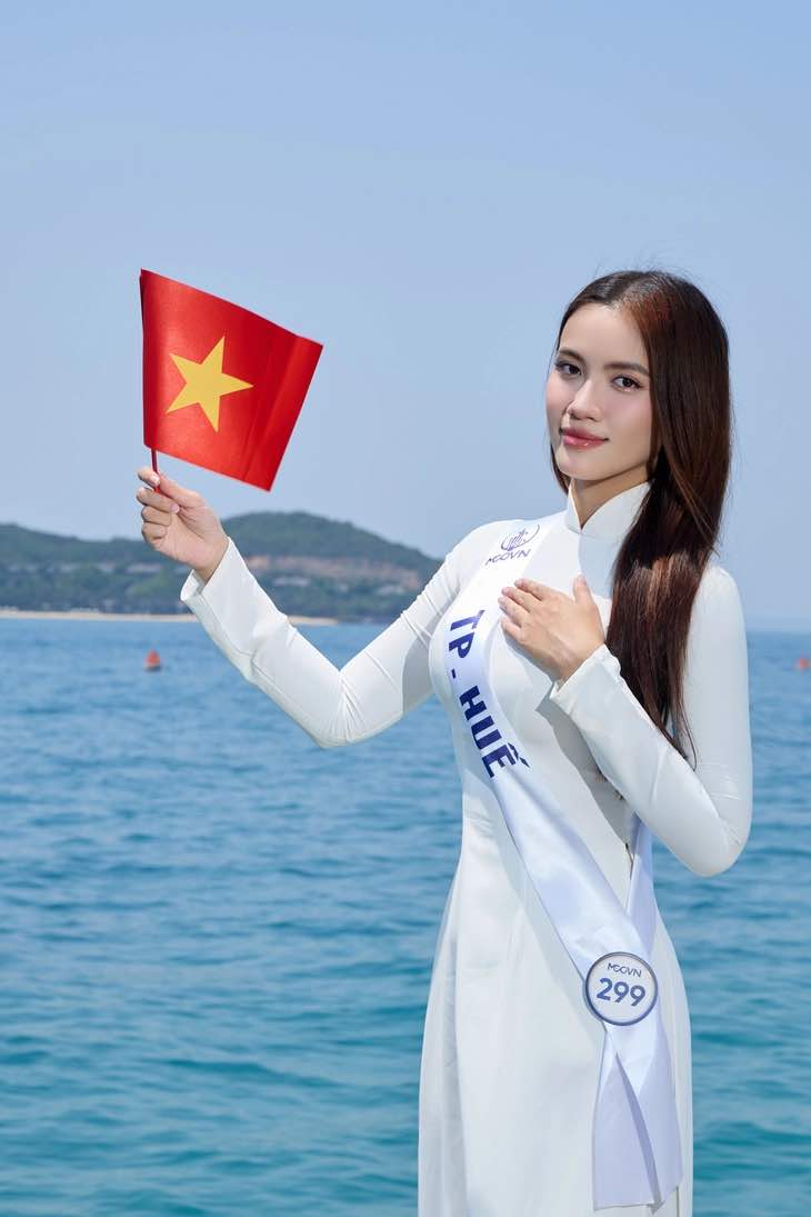 1a.854.a-hau-minh-nhan-spotlight-vietnam4.jpg