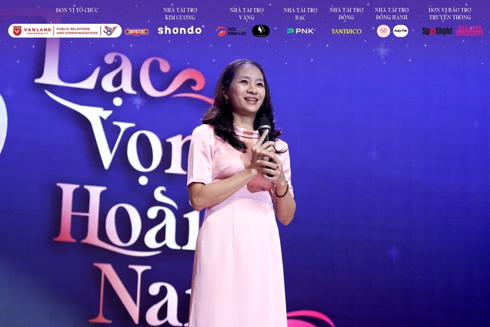 1a.881.Giang vien huong dan mon hoc  To chuc va quan tri su kien  lop EVENT 03 phat bieu