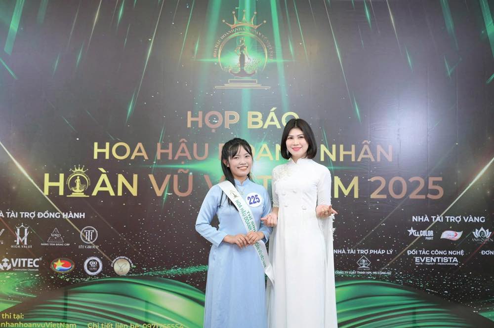 2A.87.hoa-hau-doanh-nhan-hoan-vu-2025-spootlight-vietnam-6