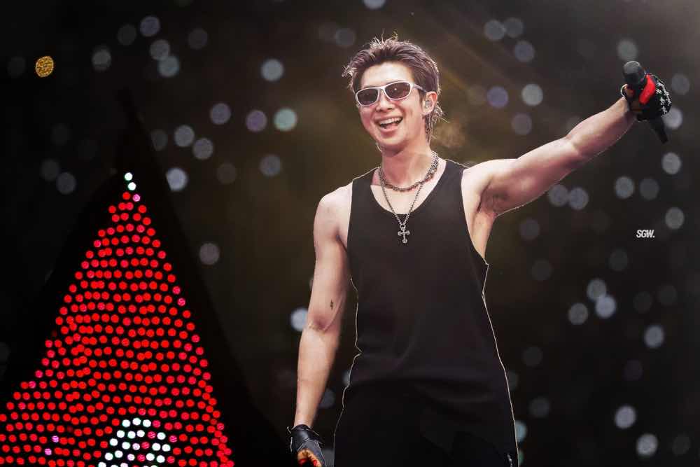1z.129.RM-kim-nam-joon-new-tattoo-bts-concert-truyen-thong-spotlight-viet-nam- 3
