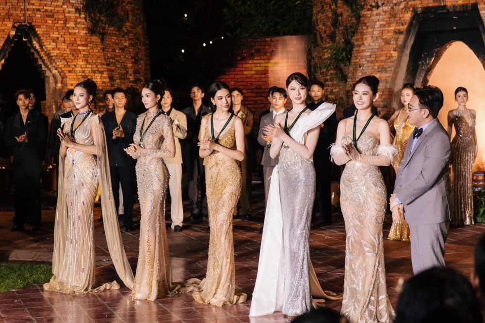 1z.310.ban-ket-hoa-hau-nam-vuong-du-lich-viet-nam-2026-truyen-thong-spotlight-vietnam-19