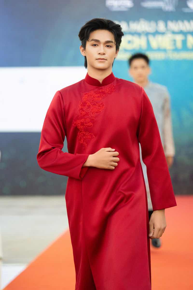 1z.355.hoa-hau-nam-vuong-du-lich-viet-nam-2026-truyen-thong-spotlight-vietnam-20