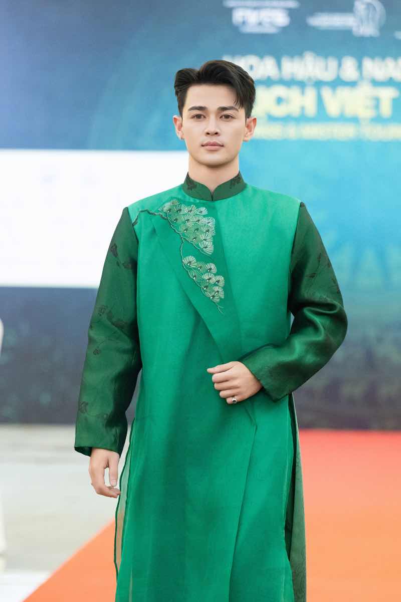 1z.355.hoa-hau-nam-vuong-du-lich-viet-nam-2026-truyen-thong-spotlight-vietnam-22