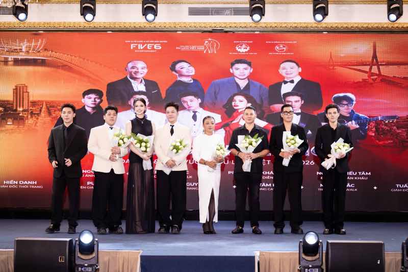 1z.355.hoa-hau-nam-vuong-du-lich-viet-nam-2026-truyen-thong-spotlight-vietnam-25