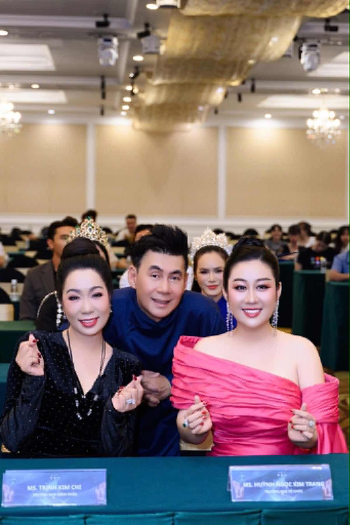 1z.360.huynh-ngoc-kim-trang-hoa-hau-quoc-dan-viet-nam-2026-truyen-thong-spotlight-vietnam-5