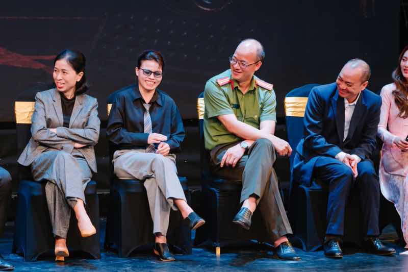 1z.370.ra-mat-phim-dien-anh-mat-ma-dong-duong-truyen-thong-spotlight-vietnam-31