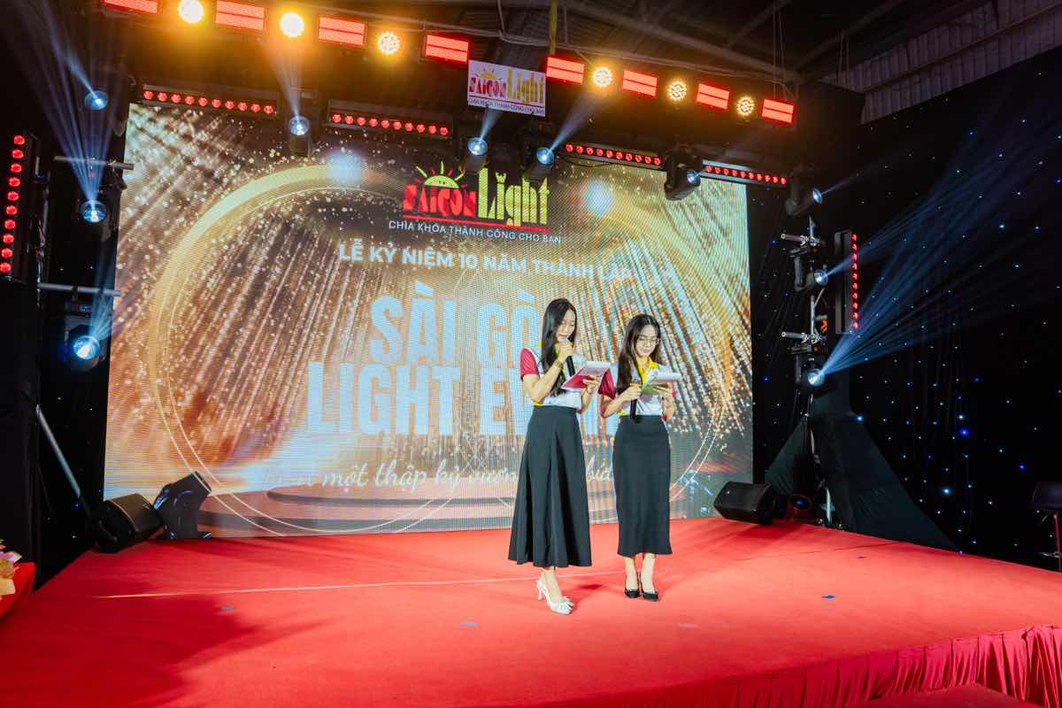 1z.488.spotlight.vn-hinh 4 Khong gian nghe thuat so ruc ro tai le ky niem 10 nam Sai Gon Light Event