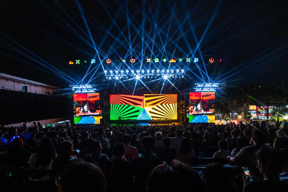 1z.499.truyen-thong-spotlight-vietnam-sao-concert-2026-2