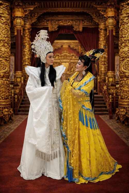 1z.609.nghe-si-quoc-dong-cai-luong-truyen-thong-spotlight-vietnam-3