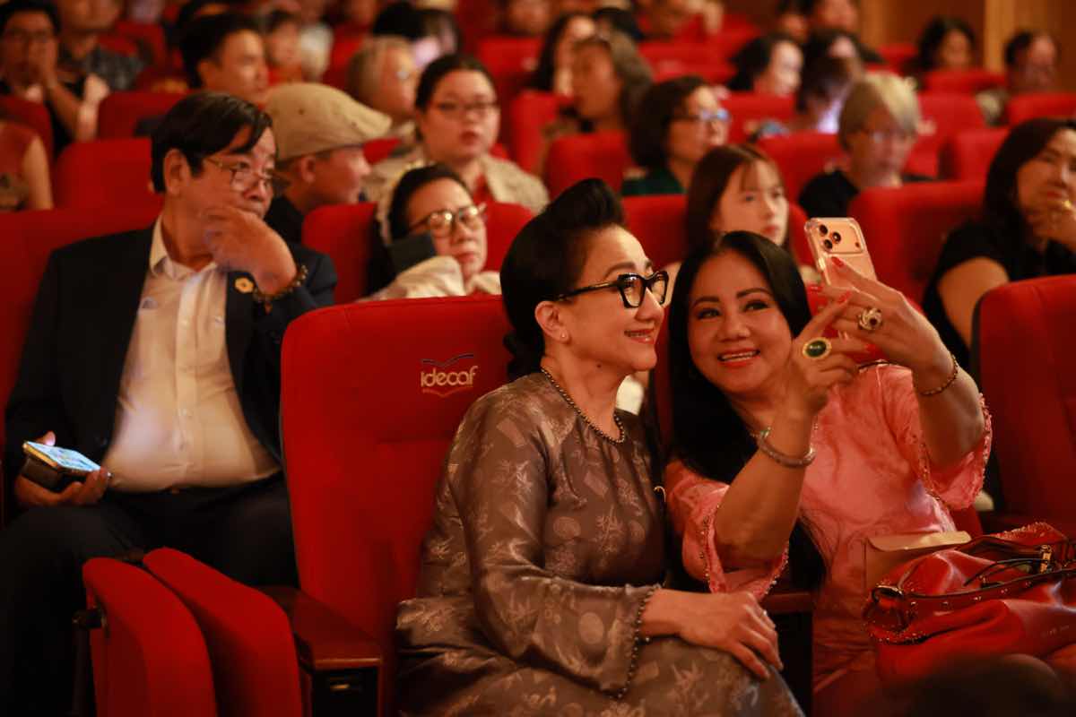 1z.900.ca-si-khanh-ly-hat-cung-nguon-coi-75