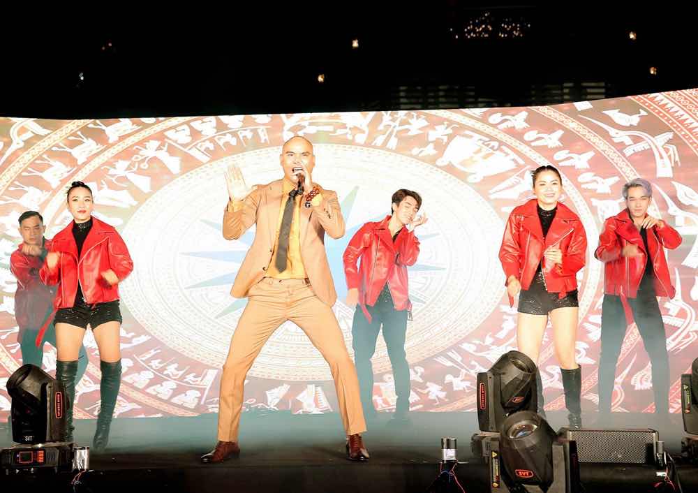 1z.900.dan-truong-viet-nam-tinh-hoa-anh-em-bon-be-mot-nha-4