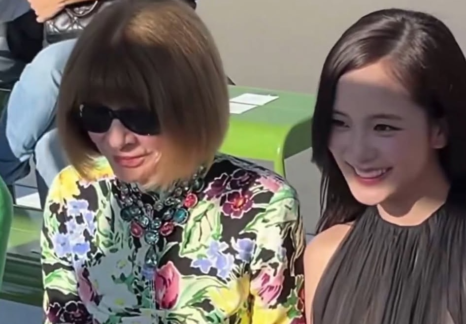 1z.905.jisoo-anna-wintour-2