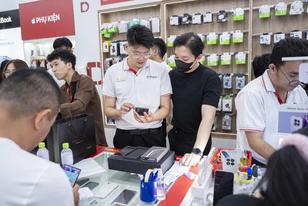 1z.907.di-dong-viet-samsung-galaxy-s26-series-mo-ban-truyen-thong-spotlight-vietnam-16