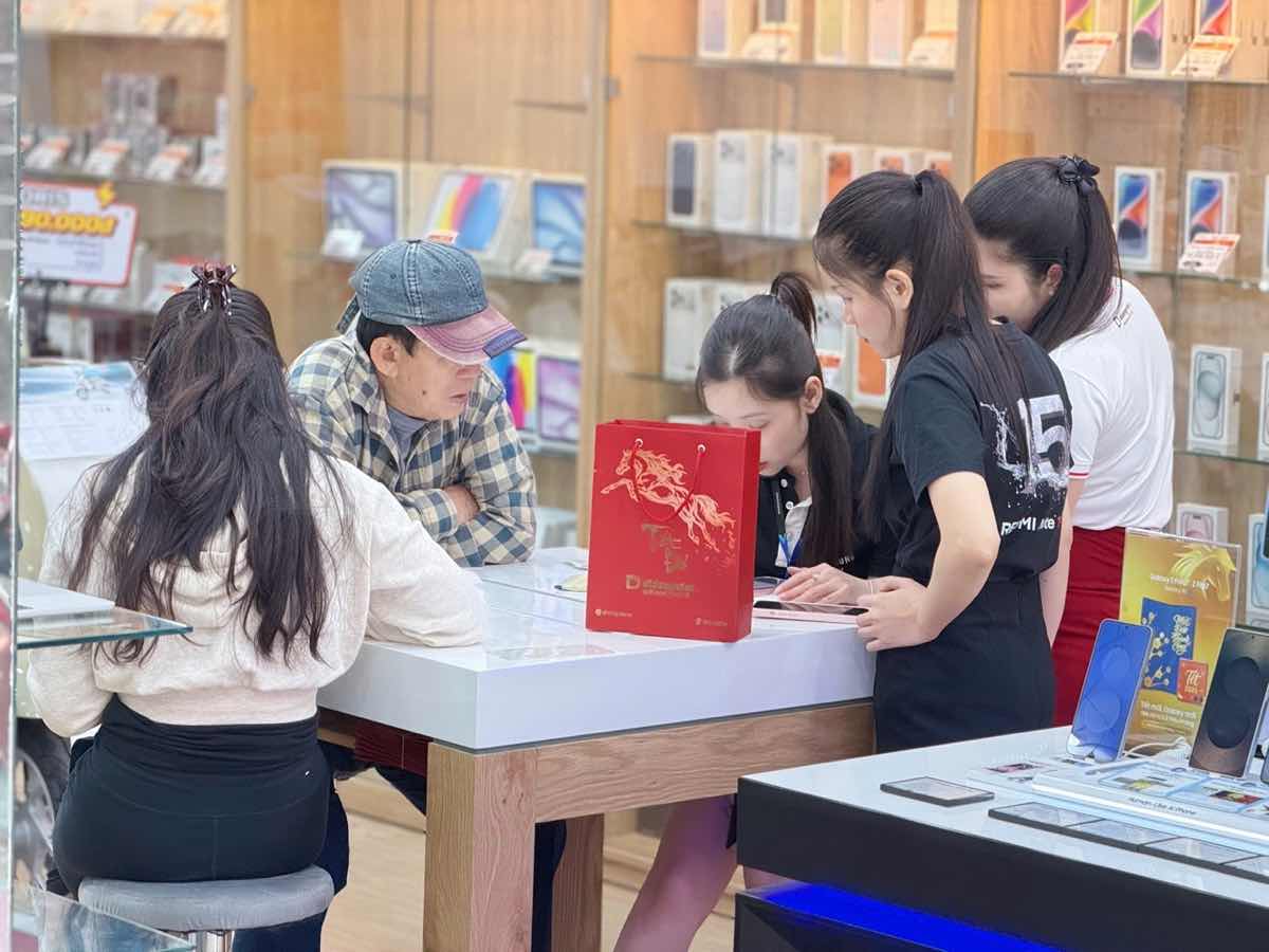 1z.940.samsung-galaxy-s20-di-dong-viet-truyen-thong-spotlight-vietnam-16