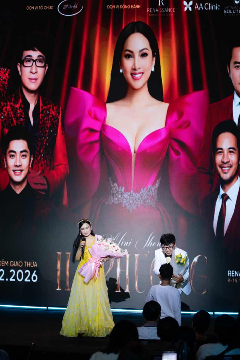 1z.947.ca-si-ha-phuong-liveshow-53