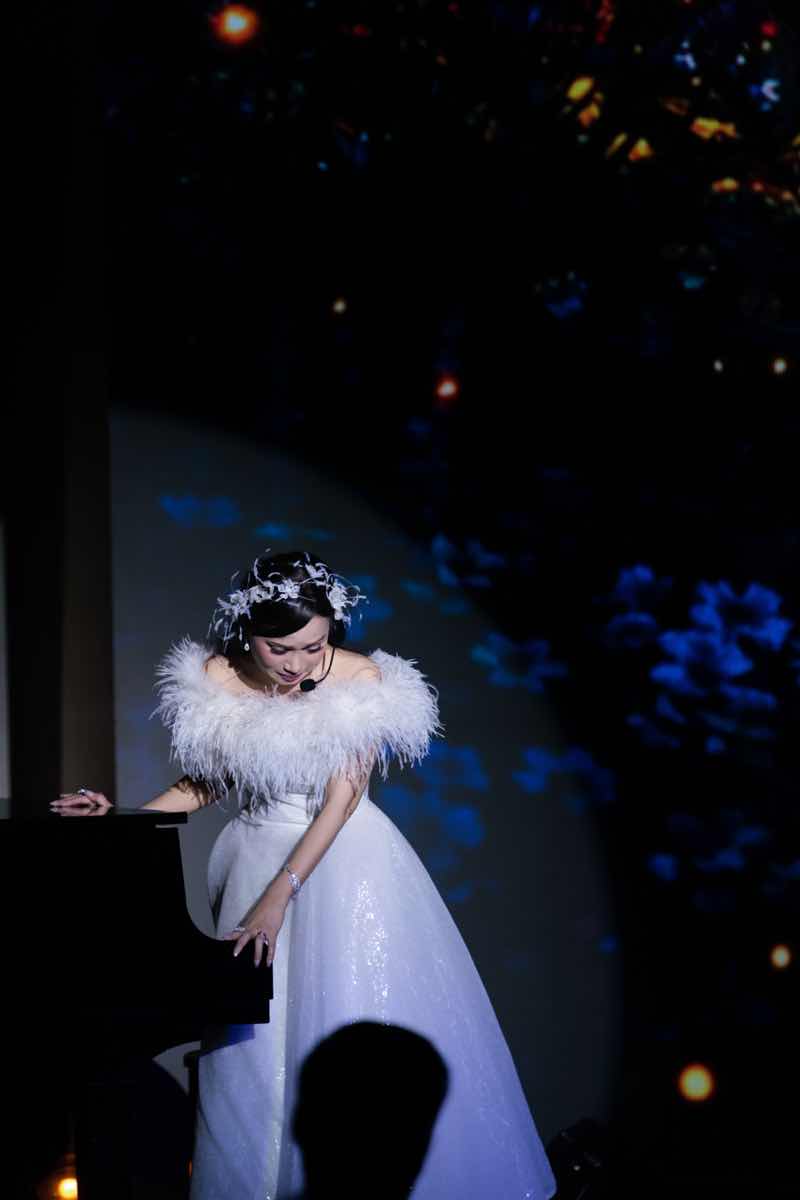 1z.947.ca-si-ha-phuong-liveshow-76