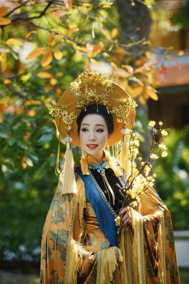 1z.960.NSND-trinh-kim-chi-ao-dai-tet-10