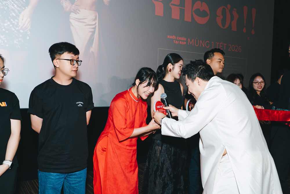 1z.963.phim-tet-tho-oi-tran-thanh-truyen-thong-spotlight-vietnam-3