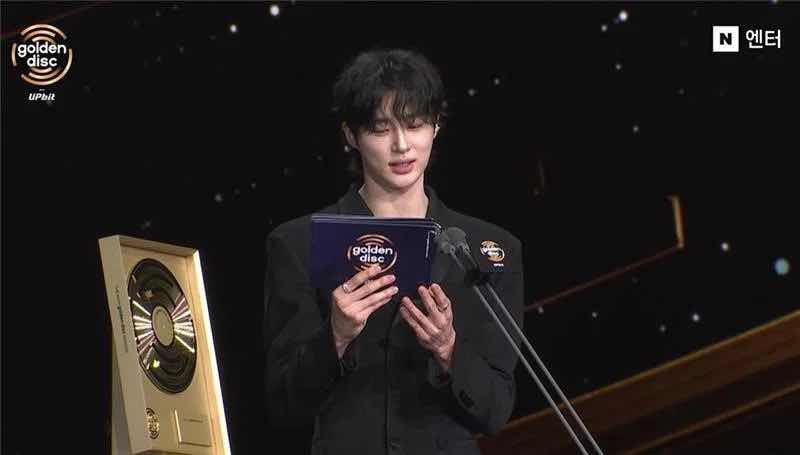 1z.97.golden-disk-2026-gdragon-straykids-jennie-truyen-thong-spotlight-viet-nam- 2