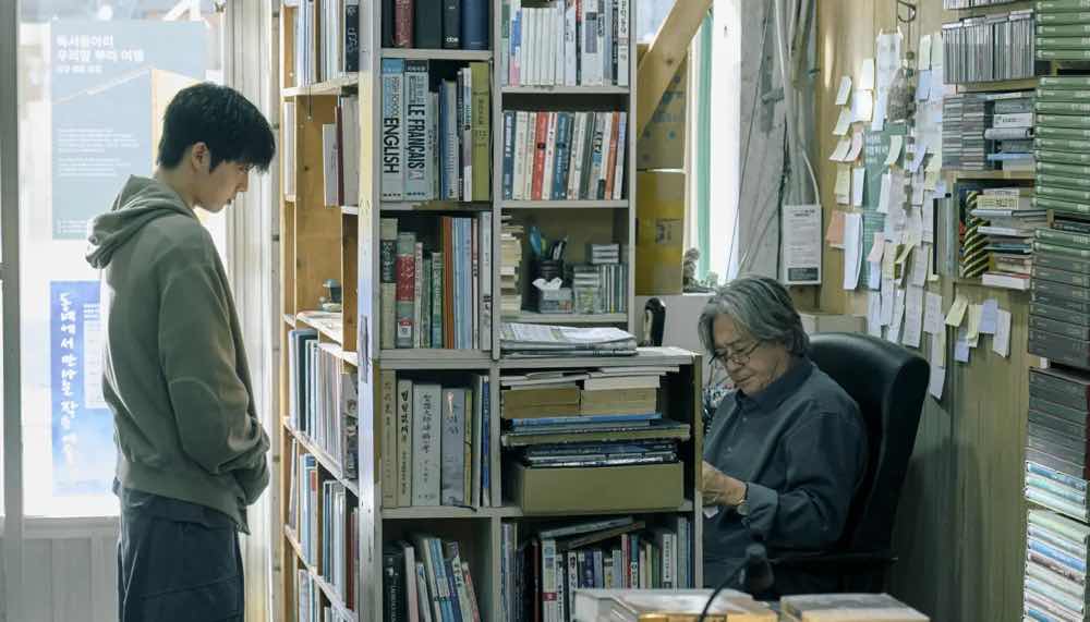 1z.98.CHOI-HYUN-WOOK-netflix-notes-from-the-last-row-truyen-thong-spotlight-viet-nam- 2