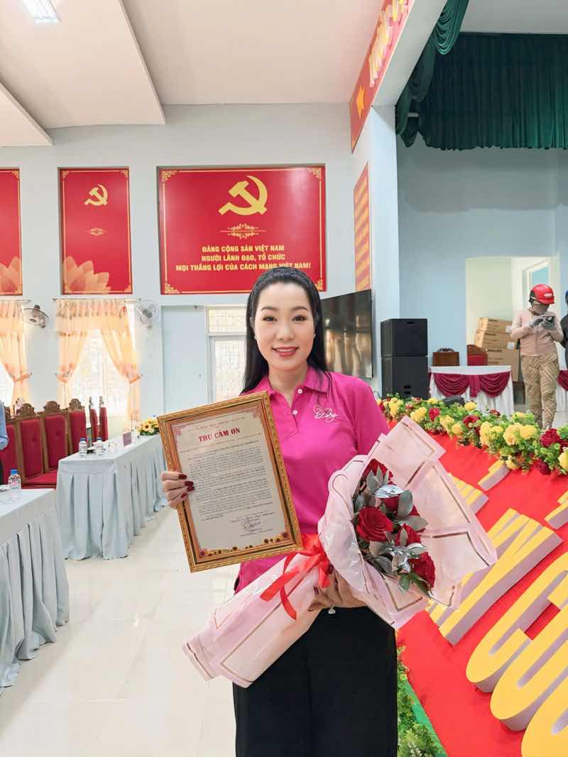 1z.989.nsnd-trinh-kim-chi-thien-nguyen-truyen-thong-spotlight-vietnam-3