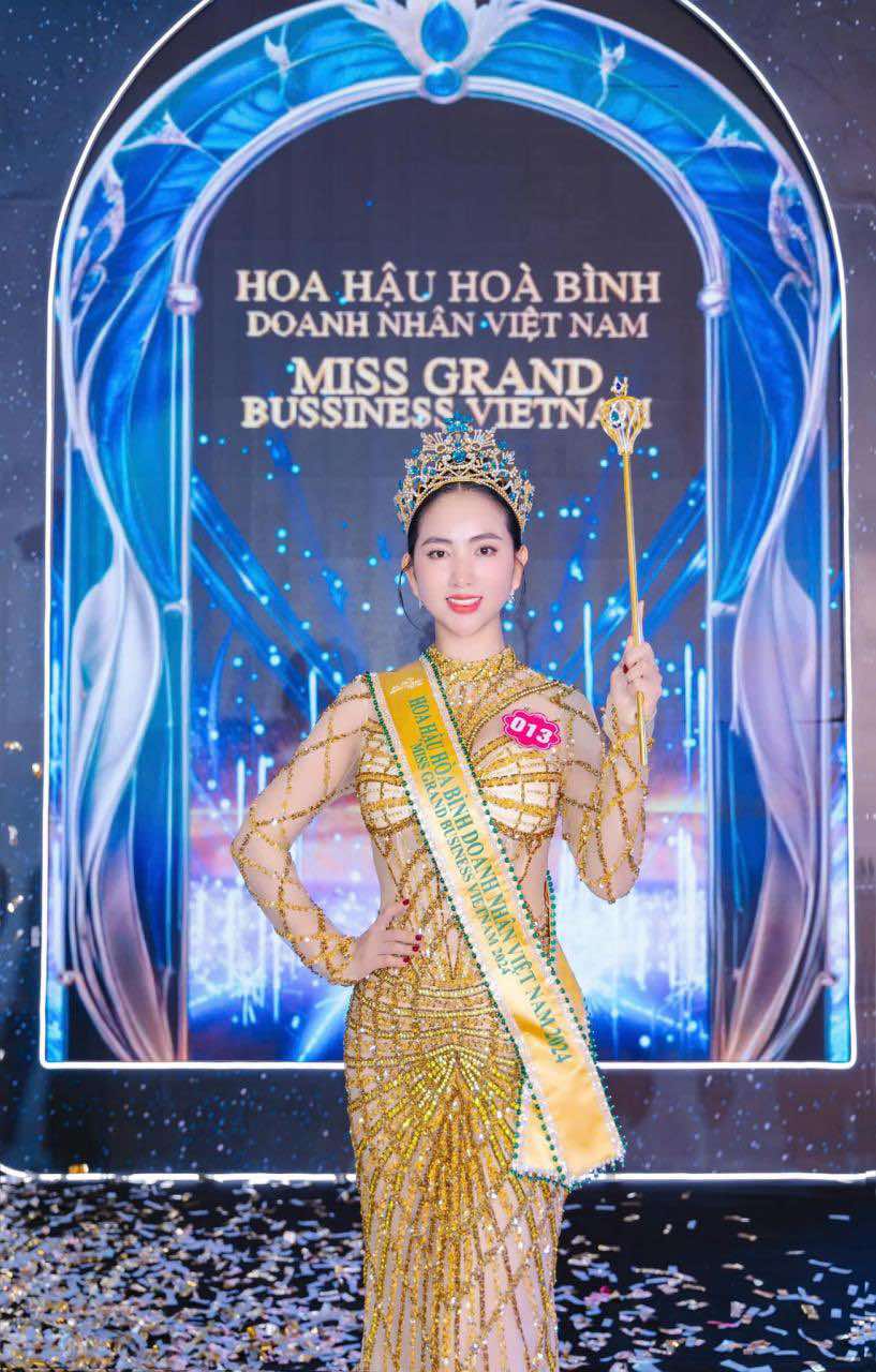 19.hoa-hau-hoa-binh-doanh-nhan-vviet-nam-20243