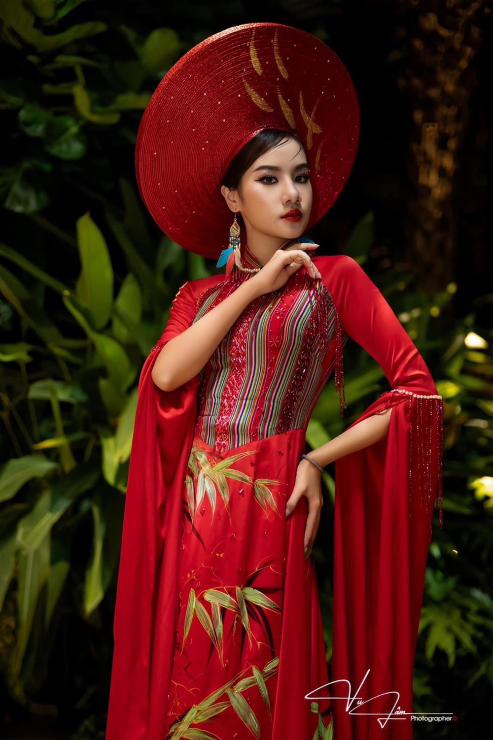 539.miss-di-san-ao-dai-phu-nu-viet-nam-qua-anh-20241