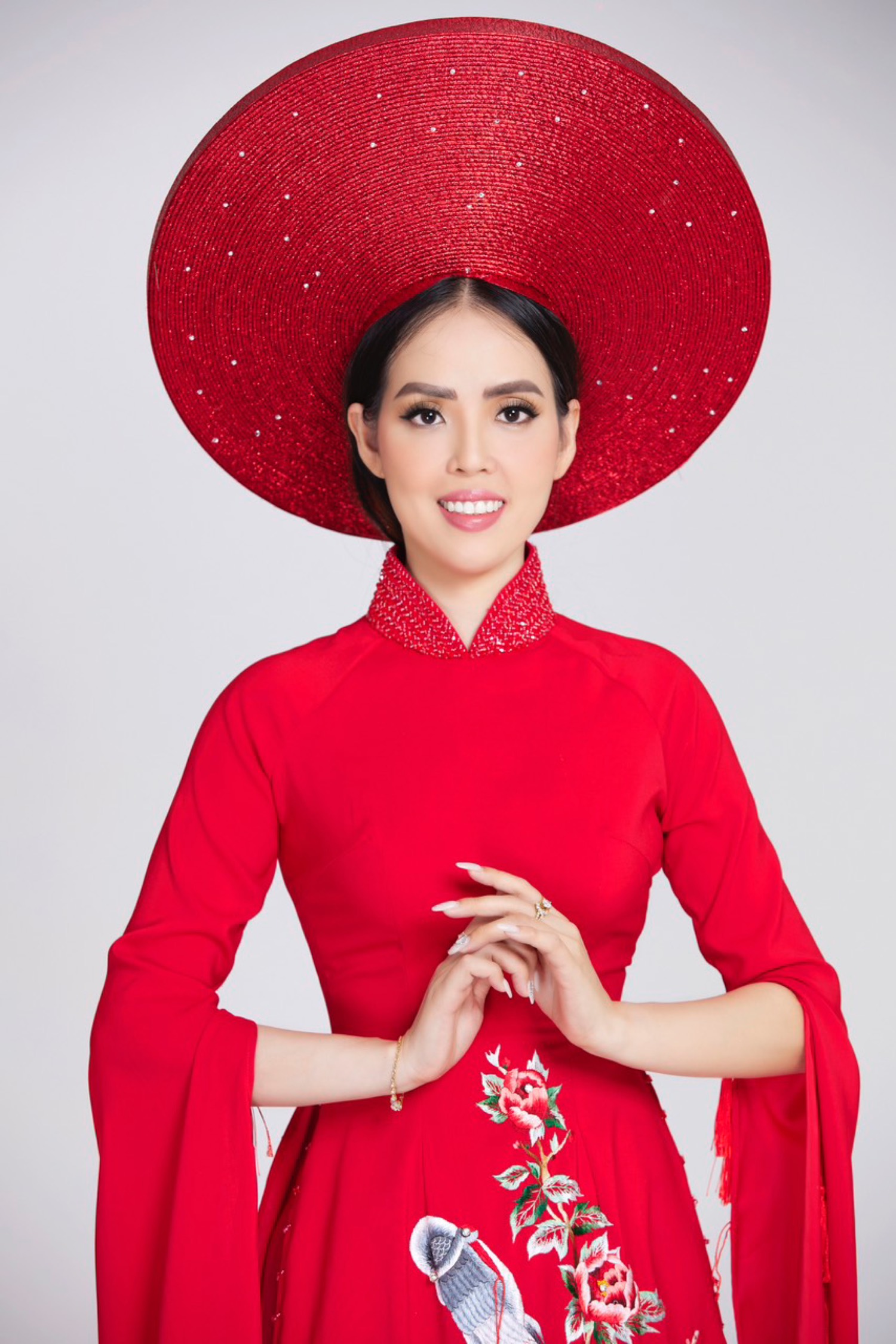 543.nguyen-thi-thanh-loan-hoa-hau-1-di-san-ao-dai-phu-nu-viet-nam-qua-anh-2024-1