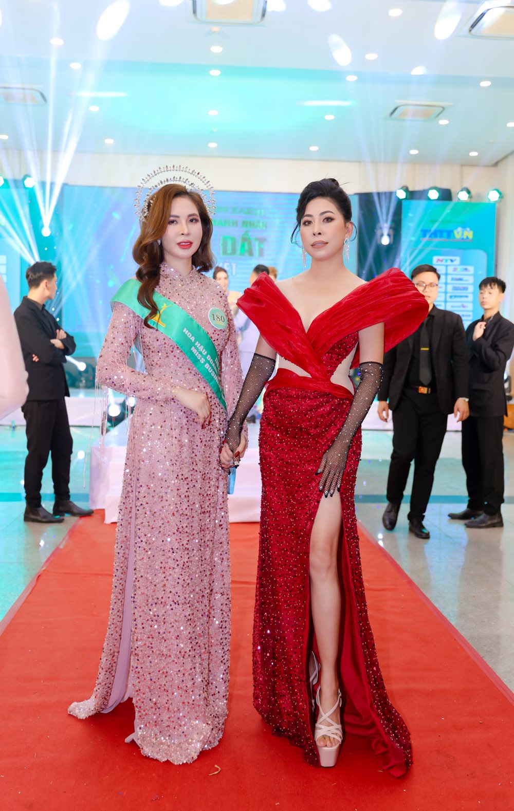 87.Giam-khao-Hoa-hau-doanh-nhan-trai-dat-2024-mrs-earth-20241