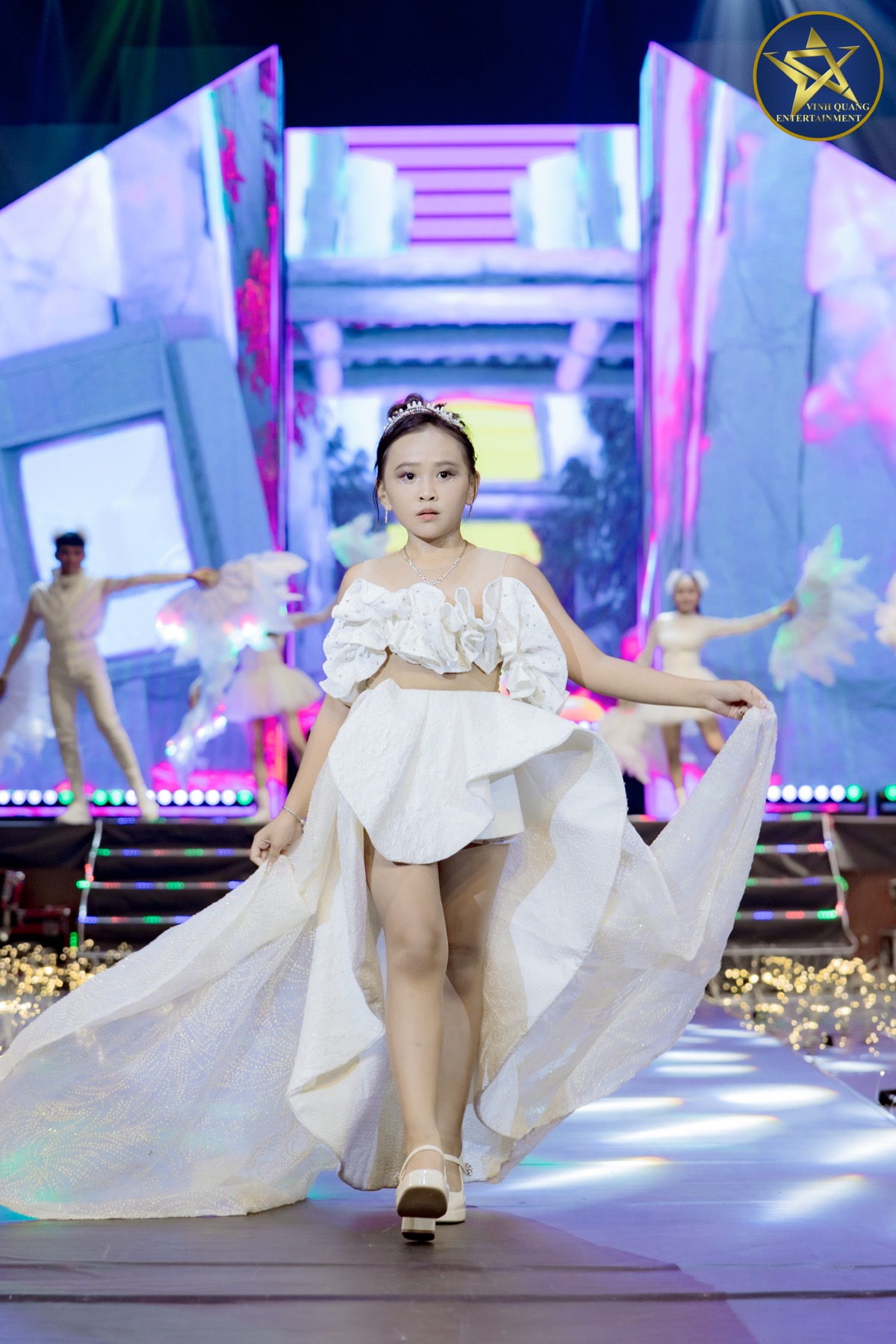 66.than-thai-model-kid-thien-kim-truyen-thong-spotlight-vietnam14