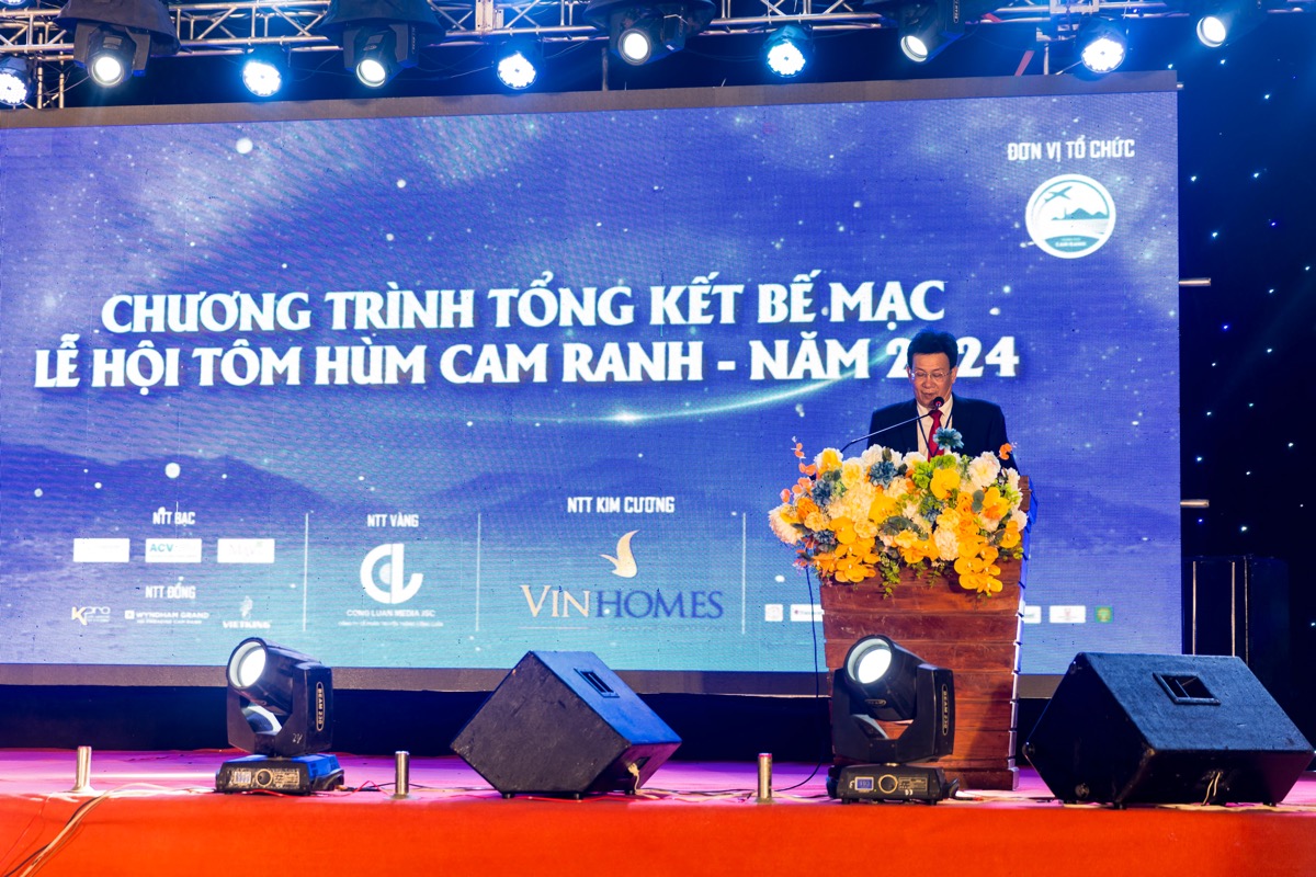 lanh-đao-tong-ket-va-be-mac2