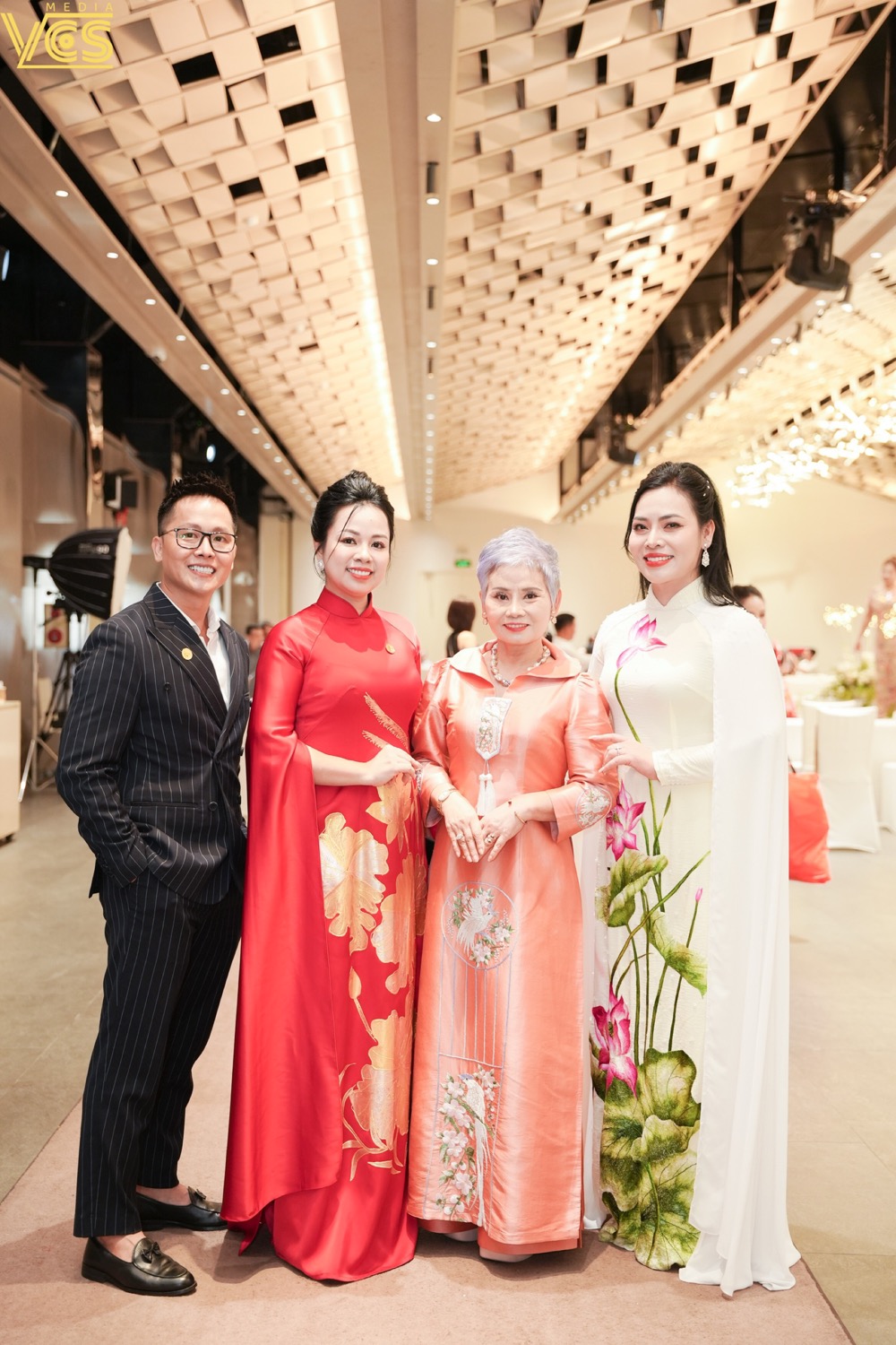 HLV-Quoc-te-Dang-Tien-Thuan-va-CLB-Di-san-ao-dai0