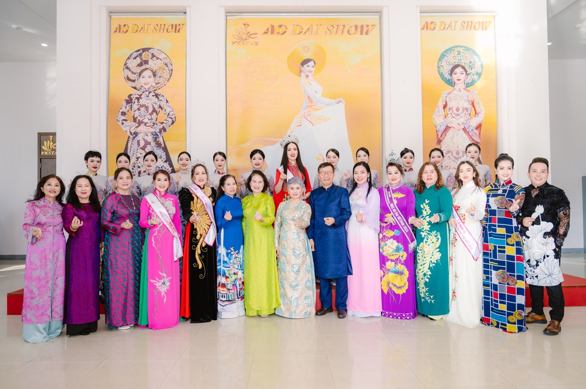 490.a-hau-bich-ngoc-miss-di-san-ao-dai-phu-nu-viet-nam-qua-anh-202411