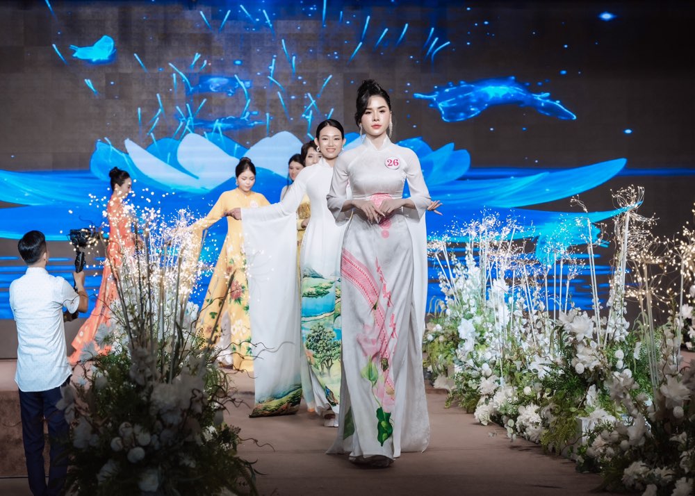 499.a-hau-do-thi-kieu-oanh-miss-di-san-ao-dai-phu-nu-viet-nam-qua-anh-20240