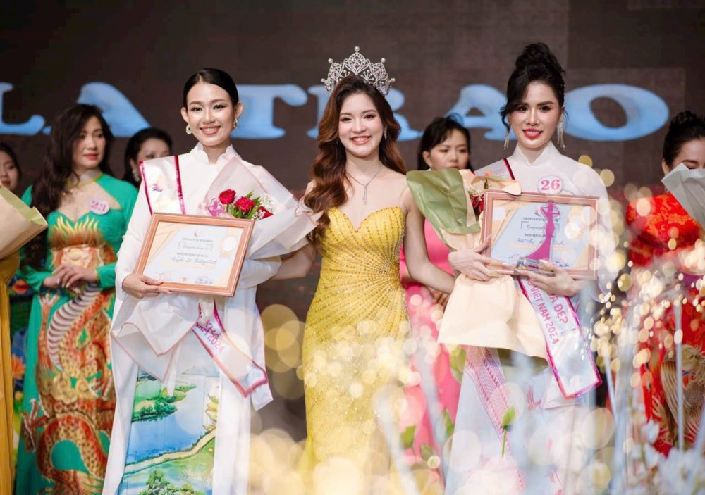 499.a-hau-do-thi-kieu-oanh-miss-di-san-ao-dai-phu-nu-viet-nam-qua-anh-202410