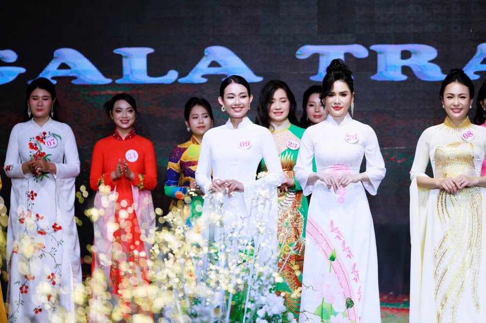 499.a-hau-do-thi-kieu-oanh-miss-di-san-ao-dai-phu-nu-viet-nam-qua-anh-202411