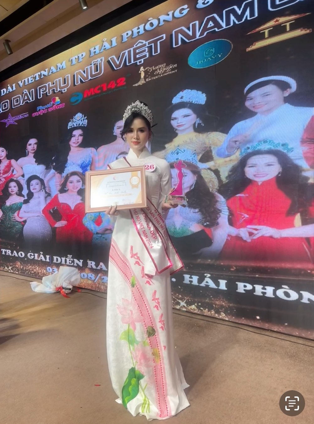 499.a-hau-do-thi-kieu-oanh-miss-di-san-ao-dai-phu-nu-viet-nam-qua-anh-20245