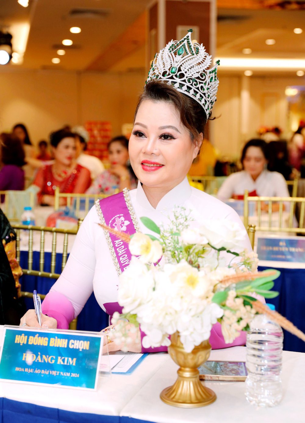 530.CT-hoa-hau-ao-dai-quy-ba-toan-cau-2024-hoang-kim1