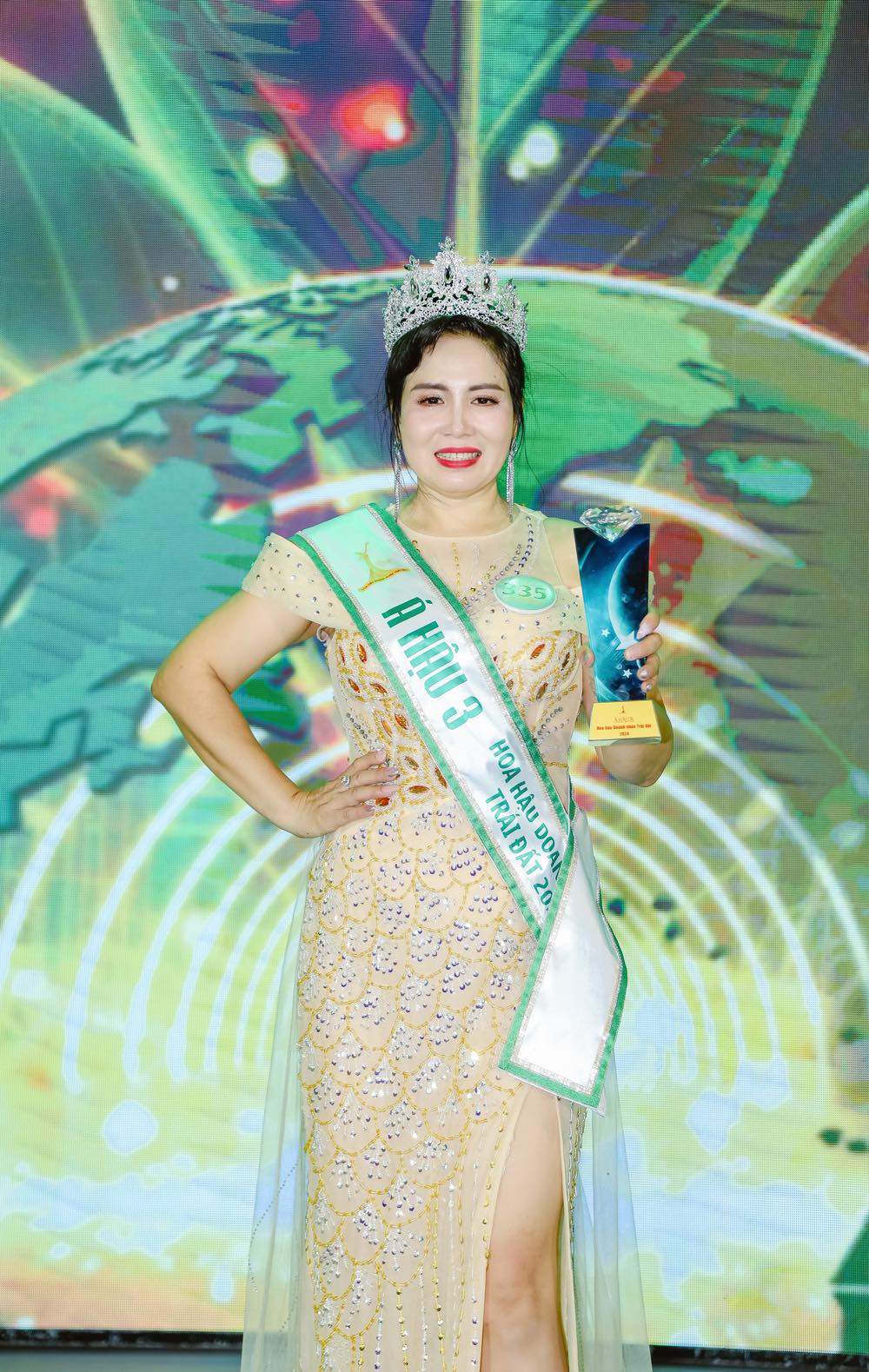 45.a-hau-nguyen-thi-ninh-hai-miss-business-earth-2024-4